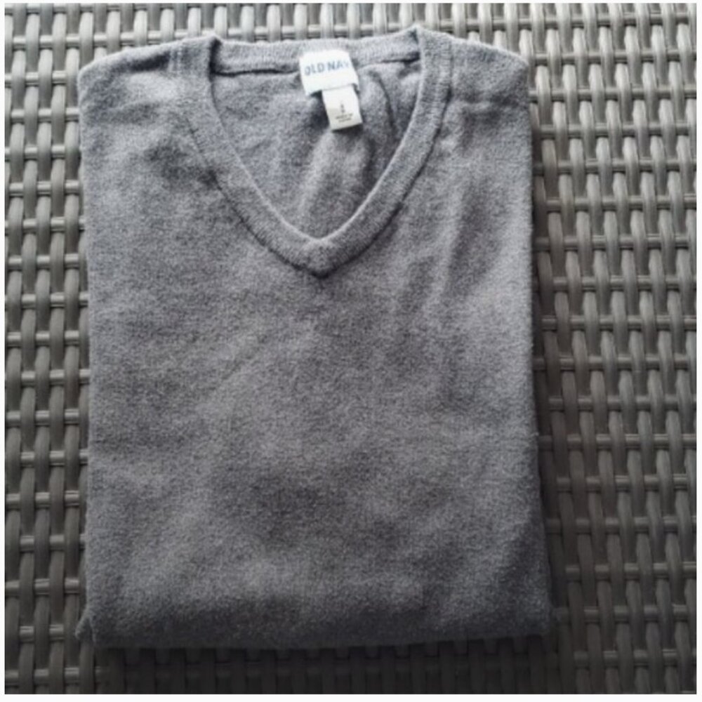 EUC Men's Old Navy gray sweater size L